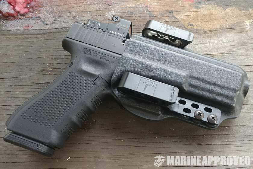 Bravo隐藏扭转IWB HOLSTER